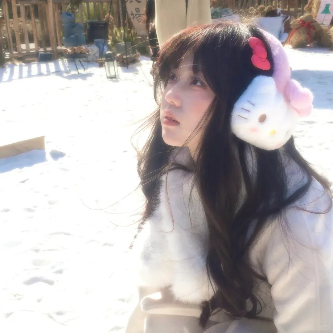 踉跄女孩